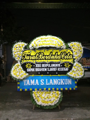 Papan Bunga Duka di Sumpang Minangae